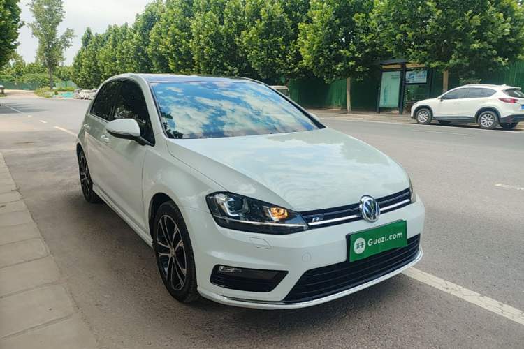 Used Volkswagen Golf 2016 1.4TSI Automatic R-Line Front Right 45 Deg