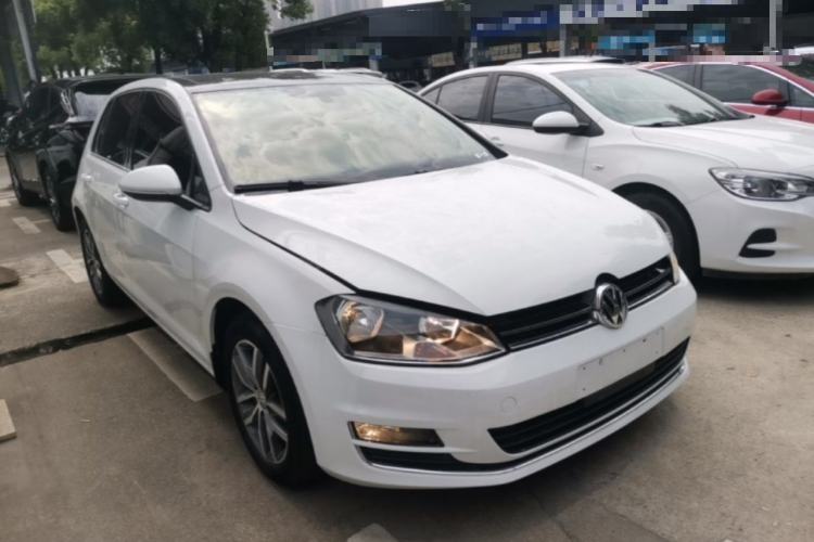 Used Volkswagen Golf 2016 230TSI Automatic Luxury Version Front Right 45 Deg