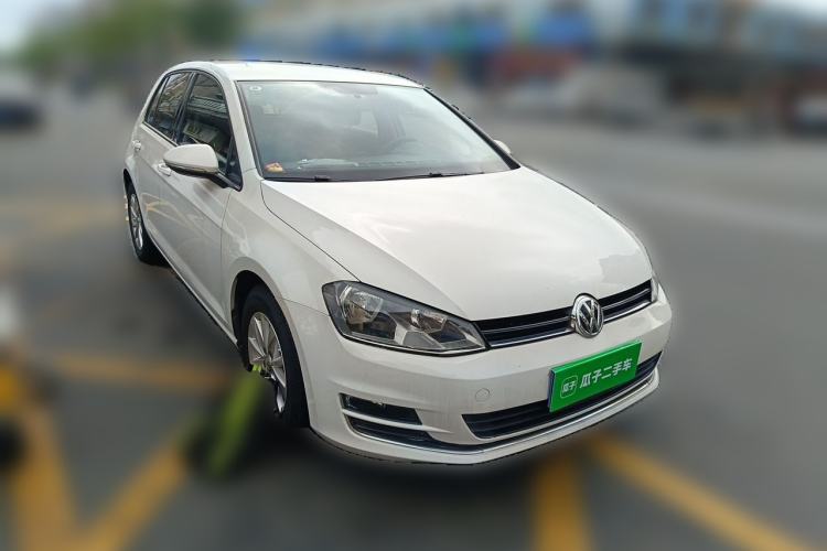 Used Volkswagen Golf 2016 1.6L Manual Fashion Edition Front Right 45 Deg