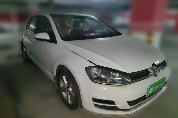 Used Volkswagen Golf 2016 230TSI Automatic Comfort Version Front Right 45 Deg