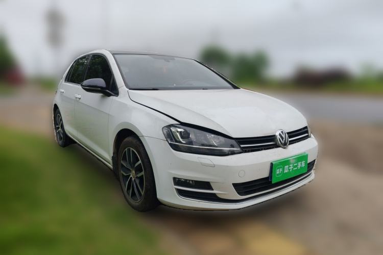 Used Volkswagen Golf 2016 1.4 TSI 25th Anniversary Edition Front Right 45 Deg