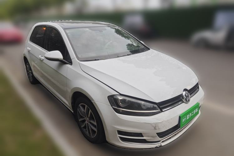 Used Volkswagen Golf 2016 230TSI Automatic Luxury Version Front Right 45 Deg