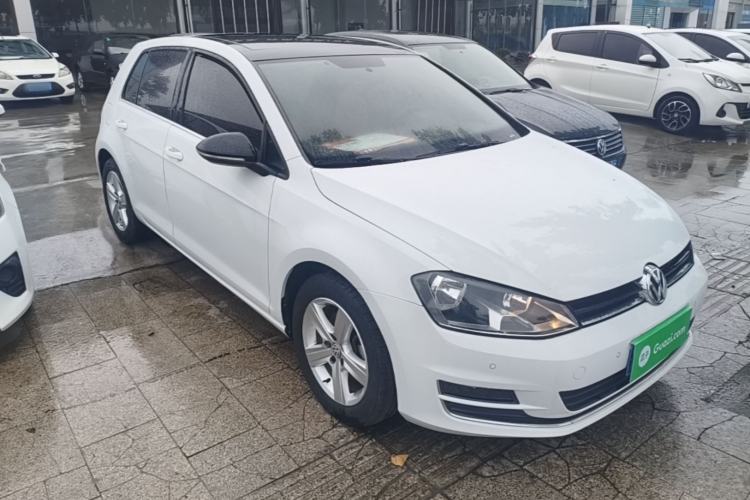 Used Volkswagen Golf 2016 1.6L Automatic Comfort Model Front Right 45 Deg