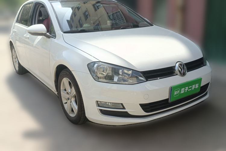 Used Volkswagen Golf 2016 230TSI Automatic Comfort Version Front Right 45 Deg