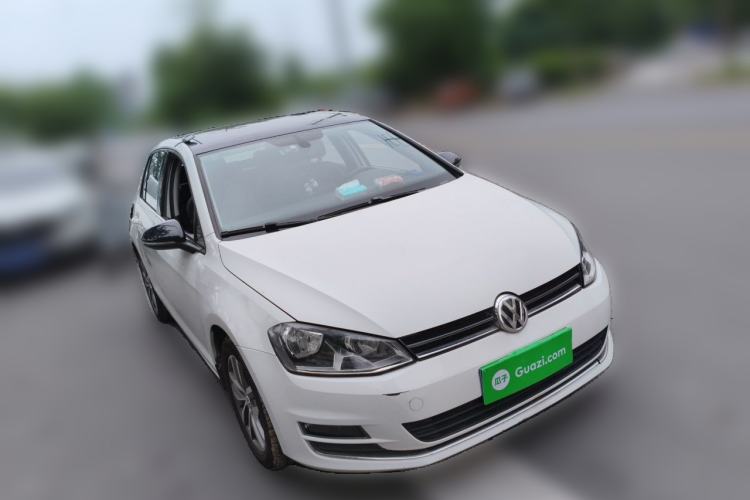 Used Volkswagen Golf 2016 230TSI Automatic Luxury Version Front Right 45 Deg