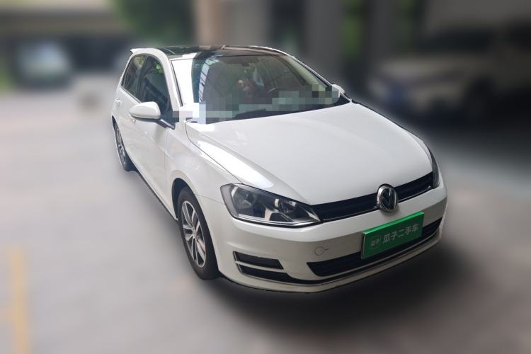 Used Volkswagen Golf 2016 230TSI Automatic Luxury Version Front Right 45 Deg