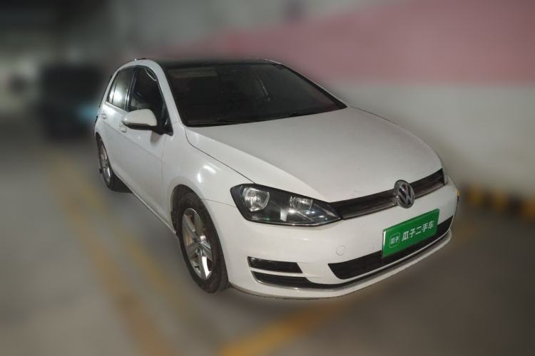 Used Volkswagen Golf 2016 230TSI Automatic Comfort Version Front Right 45 Deg