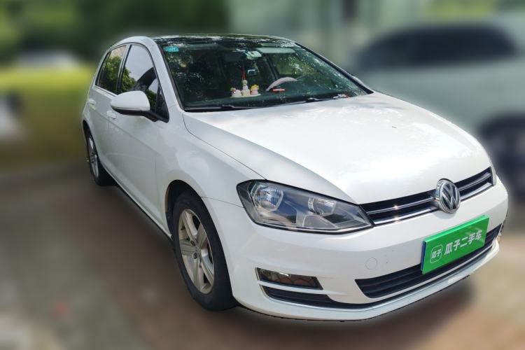 Used Volkswagen Golf 2016 230TSI Automatic Comfort Version Front Right 45 Deg