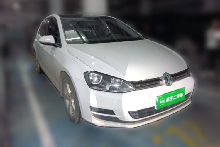 Used Volkswagen Golf 2016 1.6L Automatic Comfort Model Front Right 45 Deg