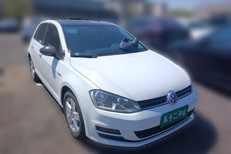 Used Volkswagen Golf 2016 230TSI Automatic Comfort Version Front Right 45 Deg