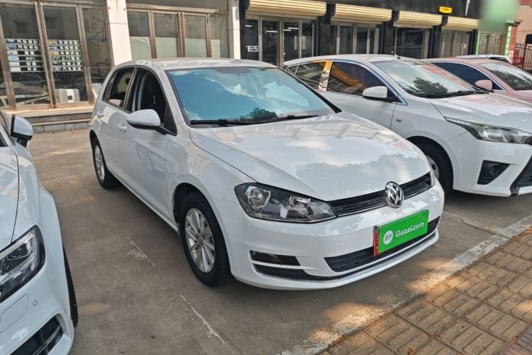 Used Volkswagen Golf 2016 1.6L Automatic Fashion Model Front Right 45 Deg