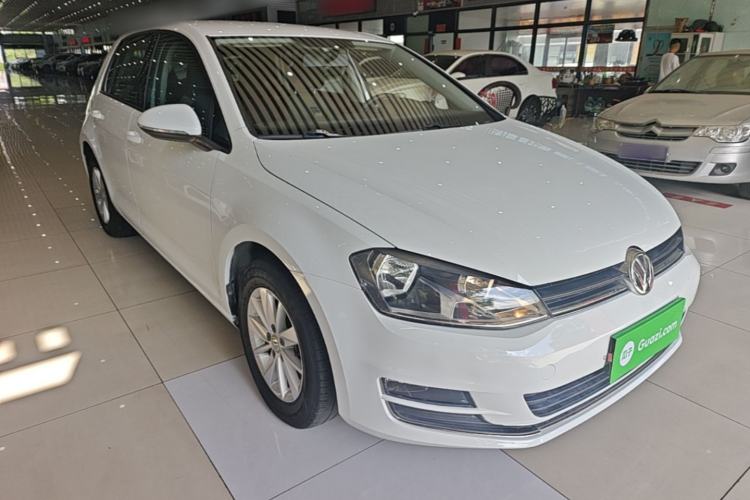 Used Volkswagen Golf 2016 1.6L Automatic Fashion Model Front Right 45 Deg