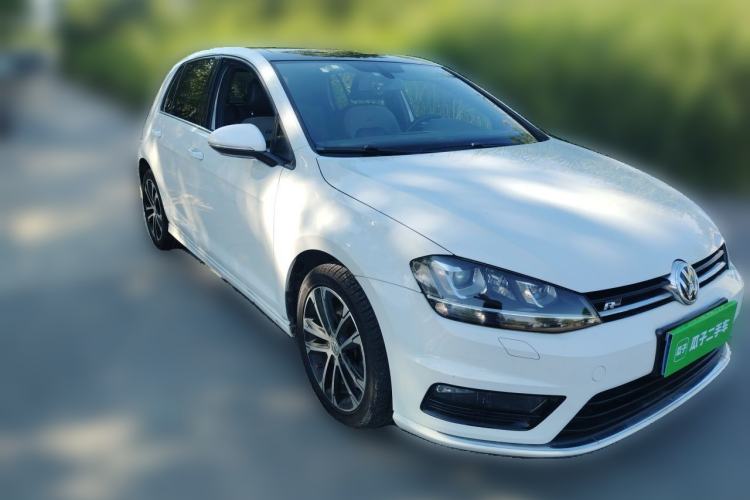 Used Volkswagen Golf 2016 1.4TSI Automatic R-Line Front Right 45 Deg