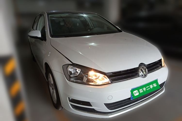 Used Volkswagen Golf 2016 230TSI Automatic Comfort Version Front Right 45 Deg