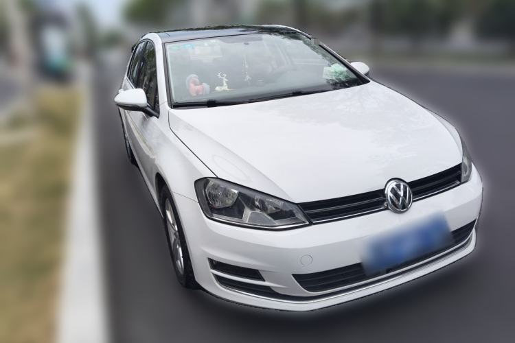 Used Volkswagen Golf 2016 1.6L Automatic Comfort Model Front Right 45 Deg