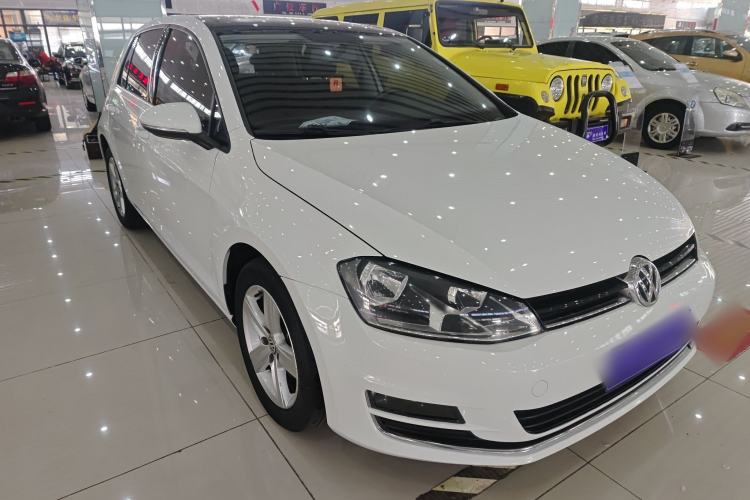 Used Volkswagen Golf 2016 1.6L Automatic Comfort Model Front Right 45 Deg