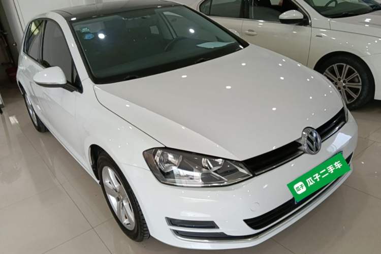 Used Volkswagen Golf 2016 1.6L Automatic Comfort Model Front Right 45 Deg