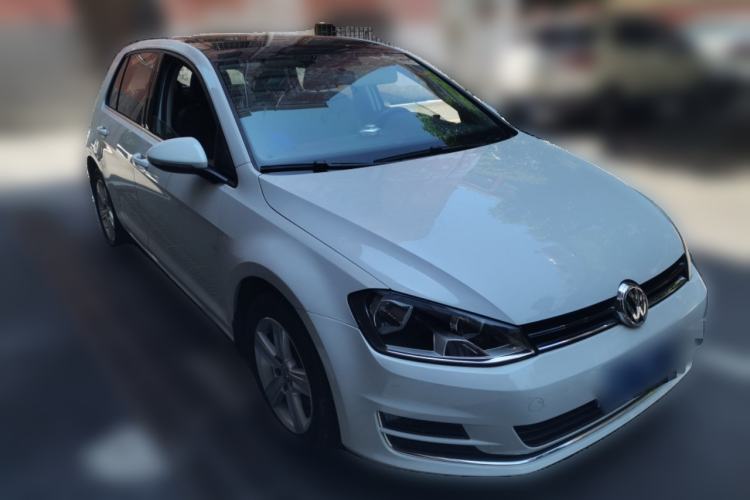 Used Volkswagen Golf 2016 1.6L Automatic Comfort Model Front Right 45 Deg