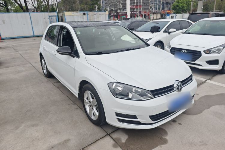 Used Volkswagen Golf 2016 1.6L Automatic Comfort Model Front Right 45 Deg