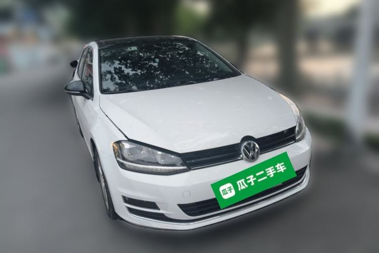Used Volkswagen Golf 2016 230TSI Automatic Comfort Version Front Right 45 Deg