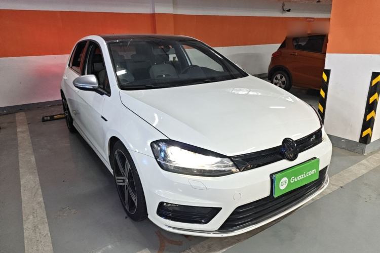Used Volkswagen Golf 2016 1.4TSI Automatic R-Line Front Right 45 Deg