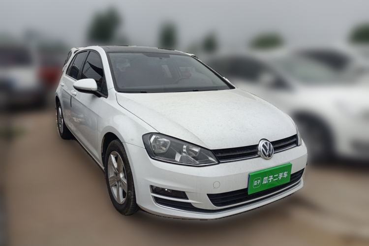 Used Volkswagen Golf 2016 230TSI Automatic Comfort Version Front Right 45 Deg