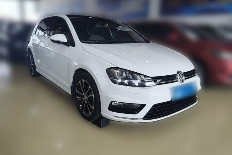 Used Volkswagen Golf 2016 1.4TSI Automatic R-Line Front Right 45 Deg