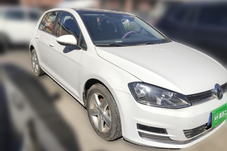 Used Volkswagen Golf 2016 1.6L Automatic Comfort Model Front Right 45 Deg
