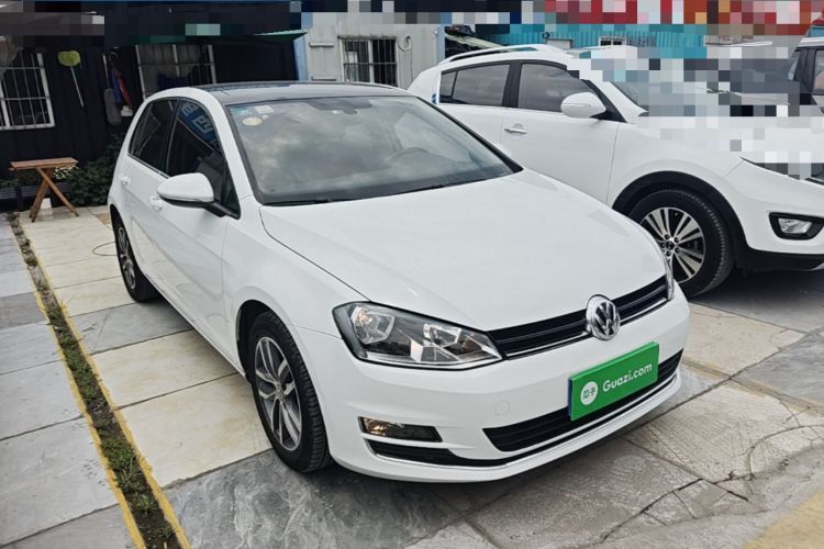 Used Volkswagen Golf 2016 230TSI Automatic Luxury Version Front Right 45 Deg