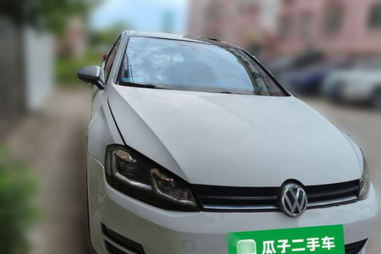 Used Volkswagen Golf 2016 230TSI Automatic Comfort Version Front Right 45 Deg