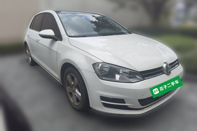 Used Volkswagen Golf 2016 230TSI Automatic Comfort Version Front Right 45 Deg