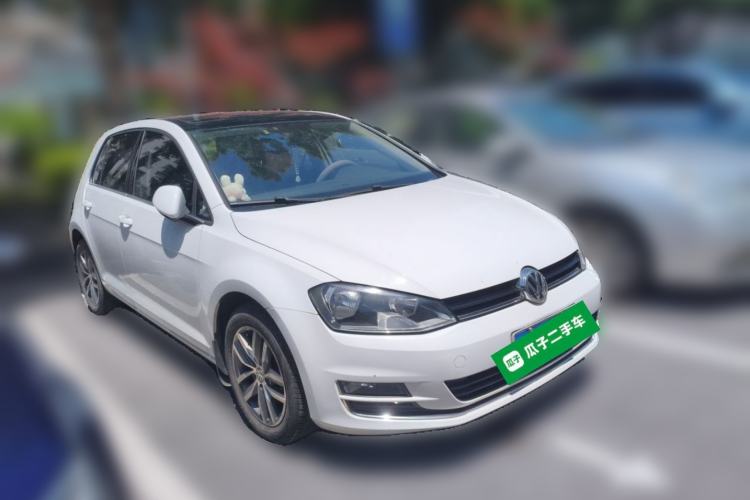 Used Volkswagen Golf 2016 230TSI Automatic Luxury Version Front Right 45 Deg