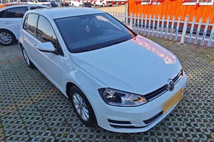 Used Volkswagen Golf 2016 1.6L Automatic Fashion Model Front Right 45 Deg