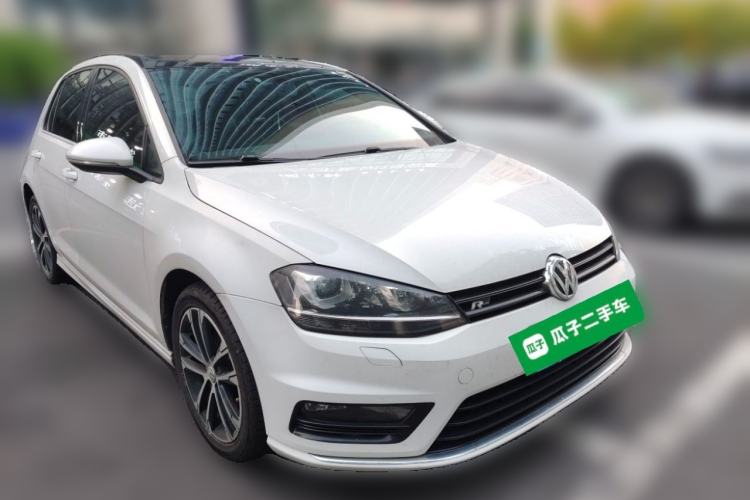 Used Volkswagen Golf 2016 1.4TSI Automatic R-Line Front Right 45 Deg