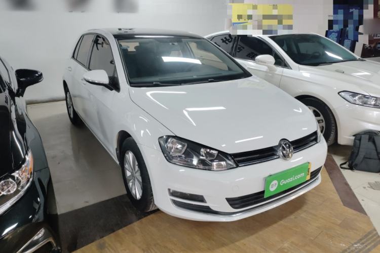 Used Volkswagen Golf 2016 1.6L Automatic Fashion Model Front Right 45 Deg