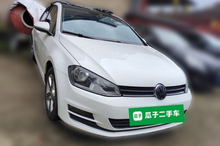 Used Volkswagen Golf 2016 230TSI Automatic Comfort Version Front Right 45 Deg