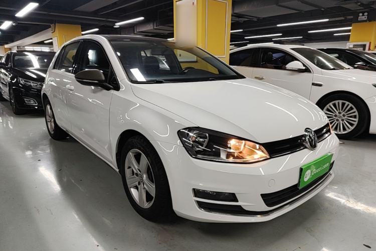 Used Volkswagen Golf 2016 1.6L Automatic Comfort Model Front Right 45 Deg