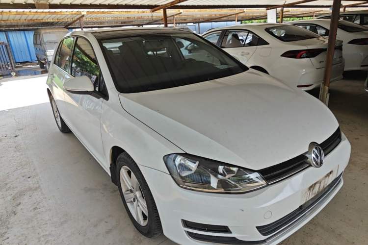Used Volkswagen Golf 2016 1.6L Automatic Comfort Model Front Right 45 Deg