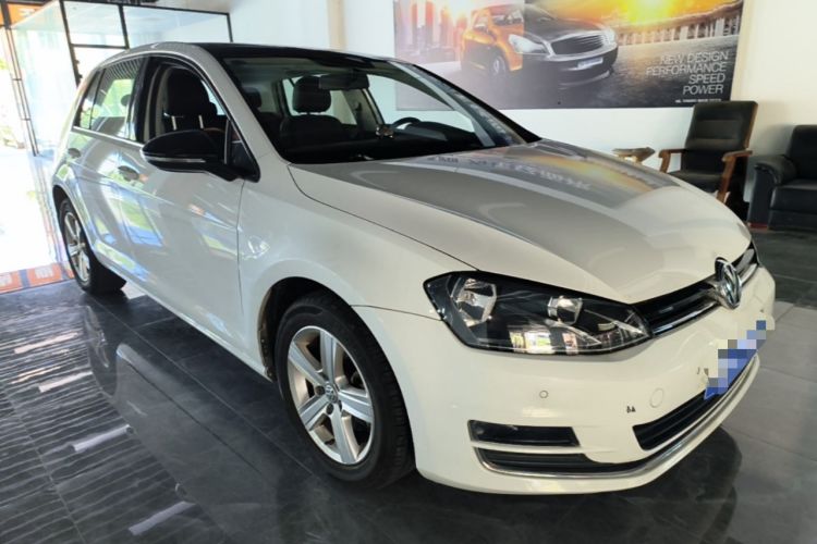 Used Volkswagen Golf 2016 1.6L Automatic Comfort Model Front Right 45 Deg