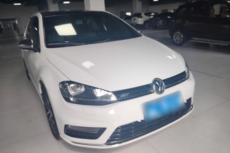 Used Volkswagen Golf 2016 1.4TSI Automatic R-Line Front Right 45 Deg