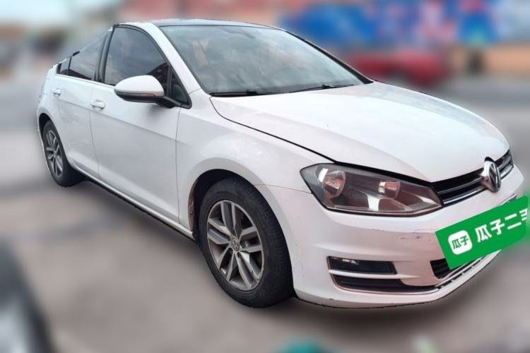Used Volkswagen Golf 2016 230TSI Automatic Comfort Version Front Right 45 Deg