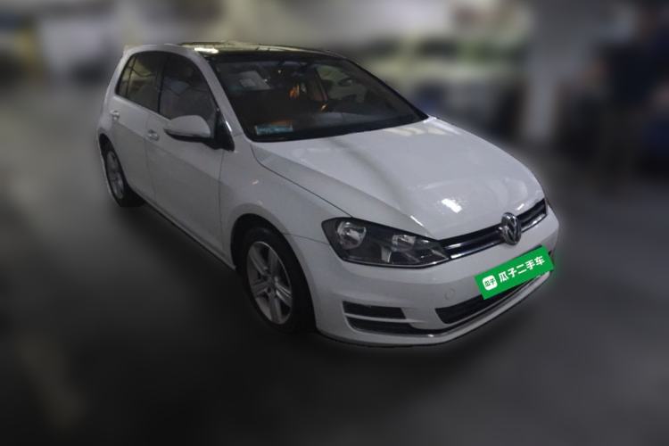 Used Volkswagen Golf 2016 230TSI Automatic Comfort Version Front Right 45 Deg