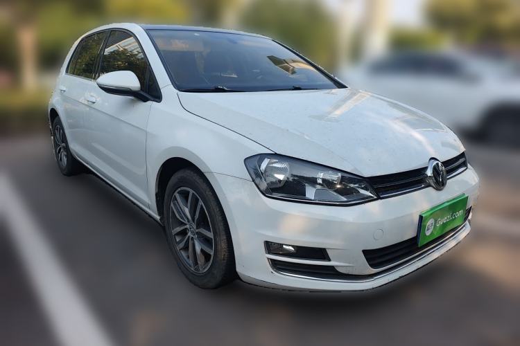 Used Volkswagen Golf 2016 230TSI Automatic Luxury Version Front Right 45 Deg