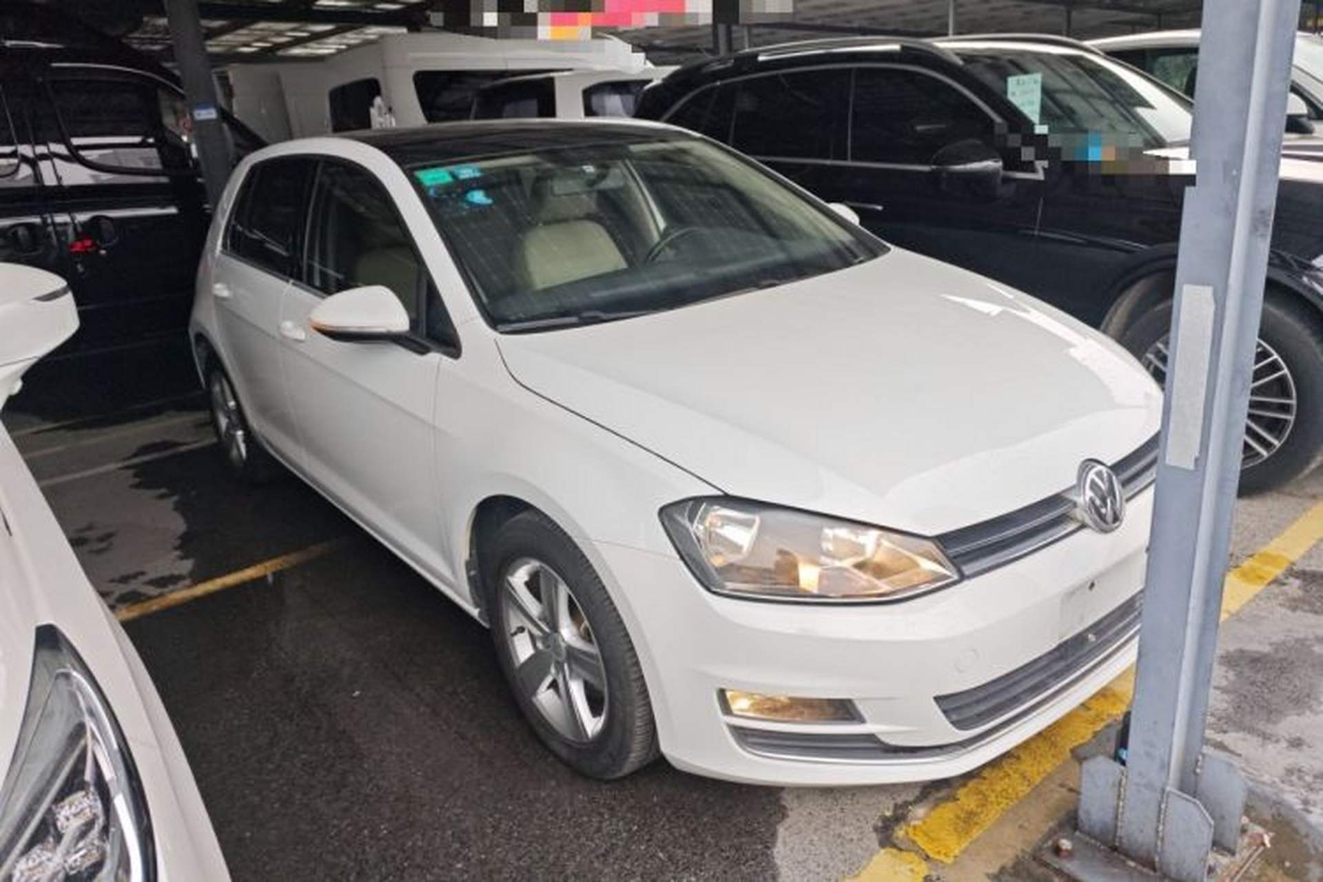 Used Volkswagen Golf 2016 230TSI Automatic Comfort Version Front Right 45 Deg