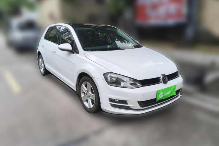 Used Volkswagen Golf 2016 230TSI Automatic Comfort Version Front Right 45 Deg