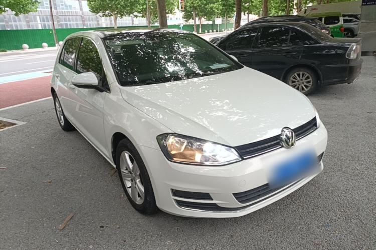Used Volkswagen Golf 2016 1.6L Automatic Comfort Model Front Right 45 Deg