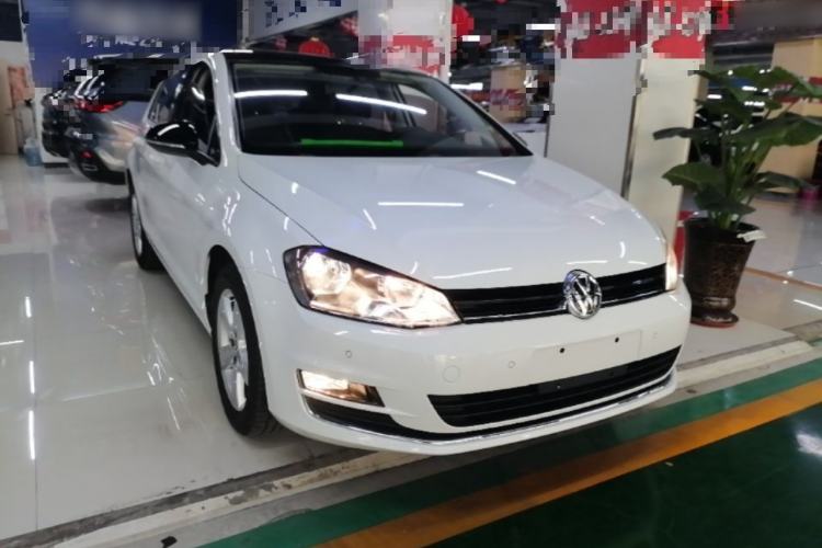 Used Volkswagen Golf 2016 1.6L Automatic Comfort Model Front Right 45 Deg