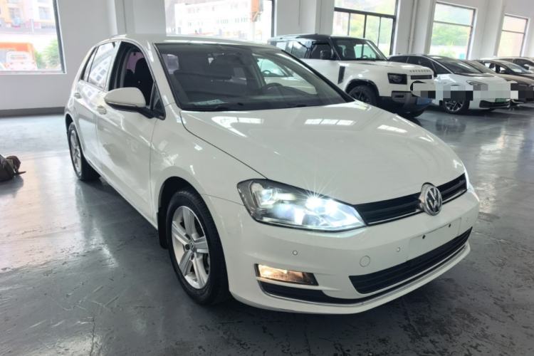 Used Volkswagen Golf 2016 1.6L Automatic Fashion Model Front Right 45 Deg