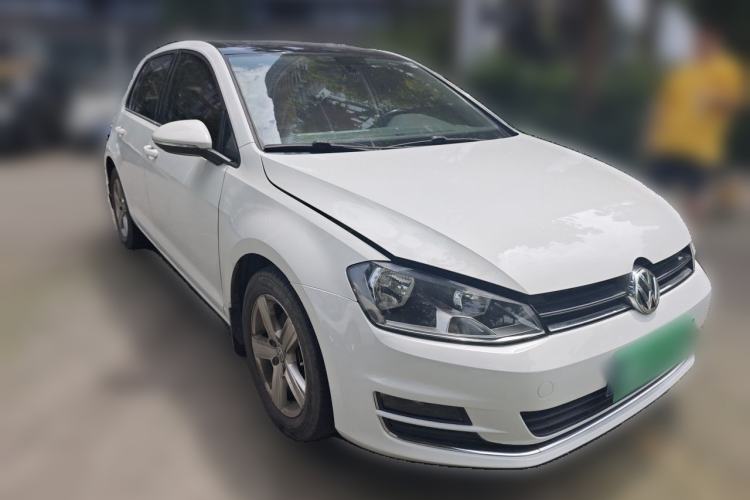 Used Volkswagen Golf 2016 1.6L Automatic Comfort Model Front Right 45 Deg