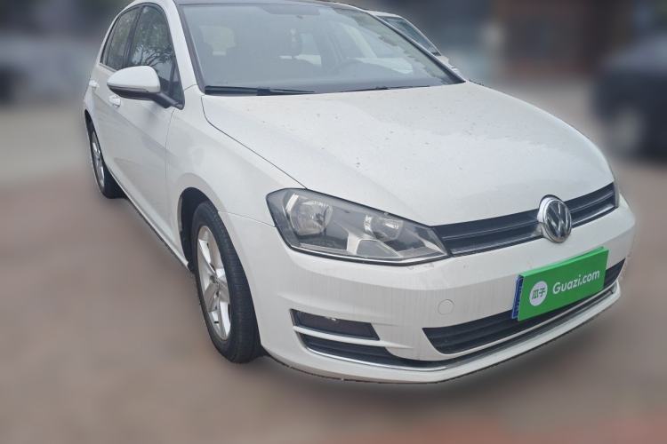 Used Volkswagen Golf 2016 230TSI Automatic Comfort Version Front Right 45 Deg